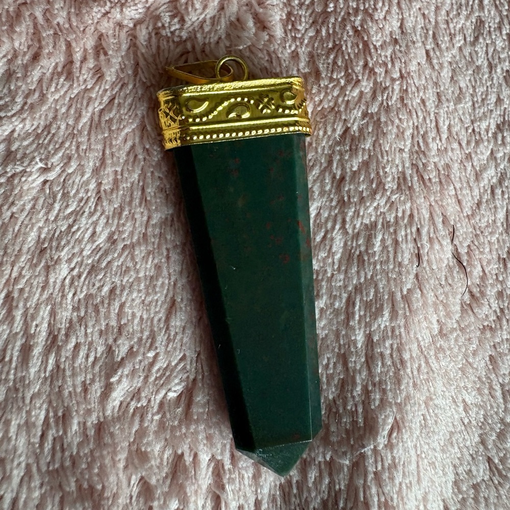 Warrior’s Strength Bloodstone Pendant - Picture 3 of 4